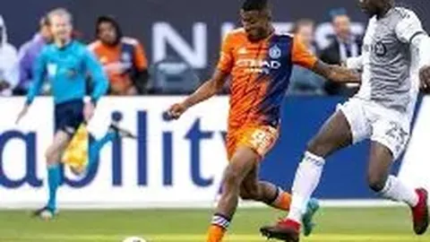 国际足联最新排名：国足排名下滑至第94位，中新社微博报道